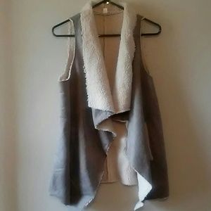 TCEC Open Front Sherpa/Faux fur Vest(L)
